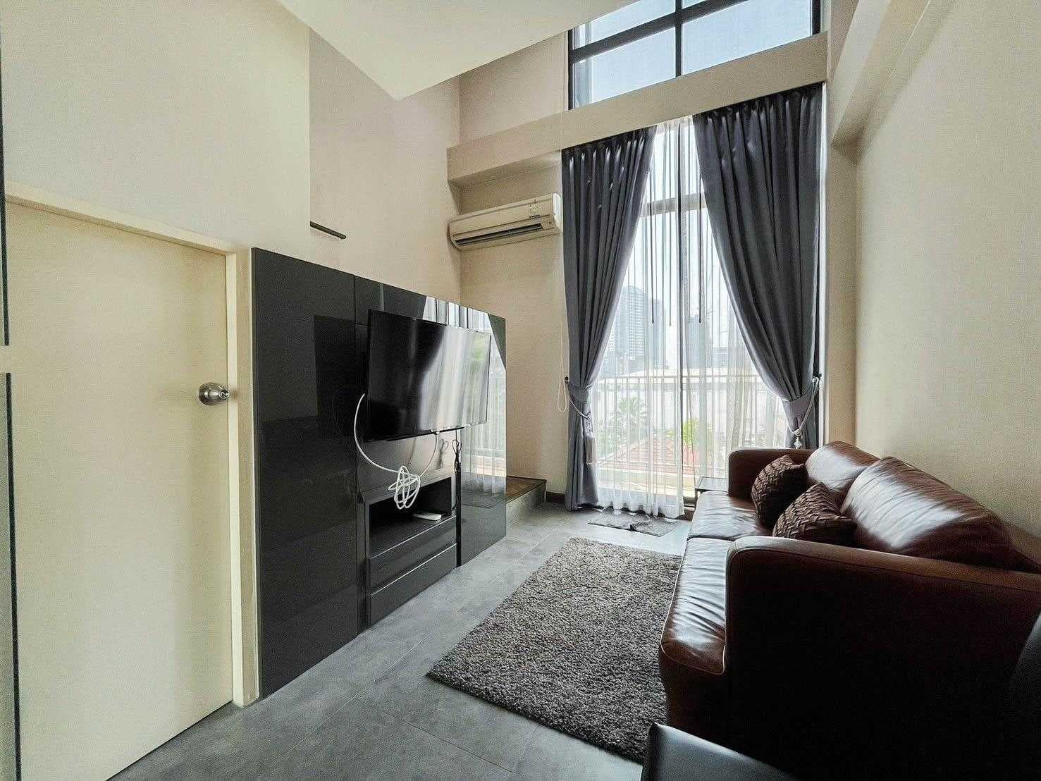ขายคอนโด Duplex บียอนด์ สุขุมวิท Beyond Sukhumvit 1 นอน 39 ตรม ชั้น 5 - 6 ใกล้ทางด่วนบางนา BTS อุดมสุข