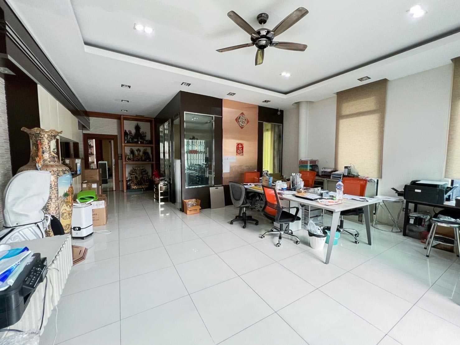 บ้านเดี่ยวพร้อมออฟฟิศ โกดัง ซอยรามอินทรา 38 แยก 9 พร้อมอยู่ 198 ตรว 2 ชั้น