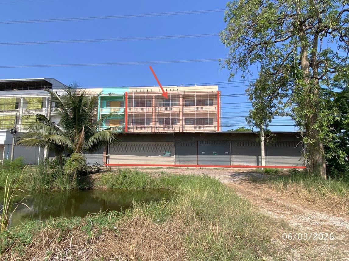 ขายอาคารพาณิชย์ โพธาราม ราชบุรี ทำเลบ้านสิงห์ เนื้อที่ 4 ตร.ว. พื้นที่ใช้สอย 687 ตร.ม. 8 ห้องนอน 6 ห้องน้ำ สภาพดี เหมาะสำหรับทำการค้าและอยู่อาศัย