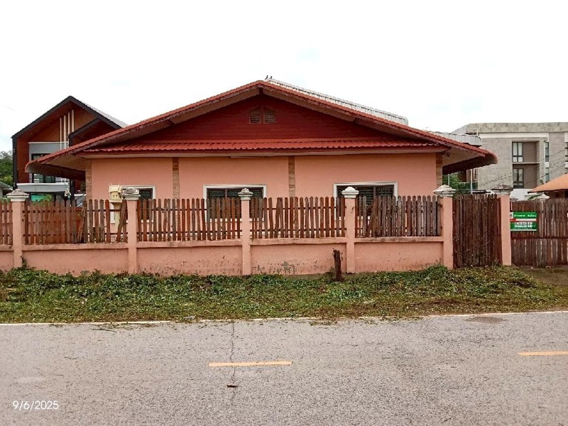 ขายบ้านเดี่ยว ลำภู เมืองหนองบัวลำภู 3 ห้องนอน 3 ห้องน้ำ พื้นที่ 144 ตร.ม. บนเนื้อที่ 49 ตร.ว. ทำเลดีบรรยากาศน่าอยู่นั่นเอง