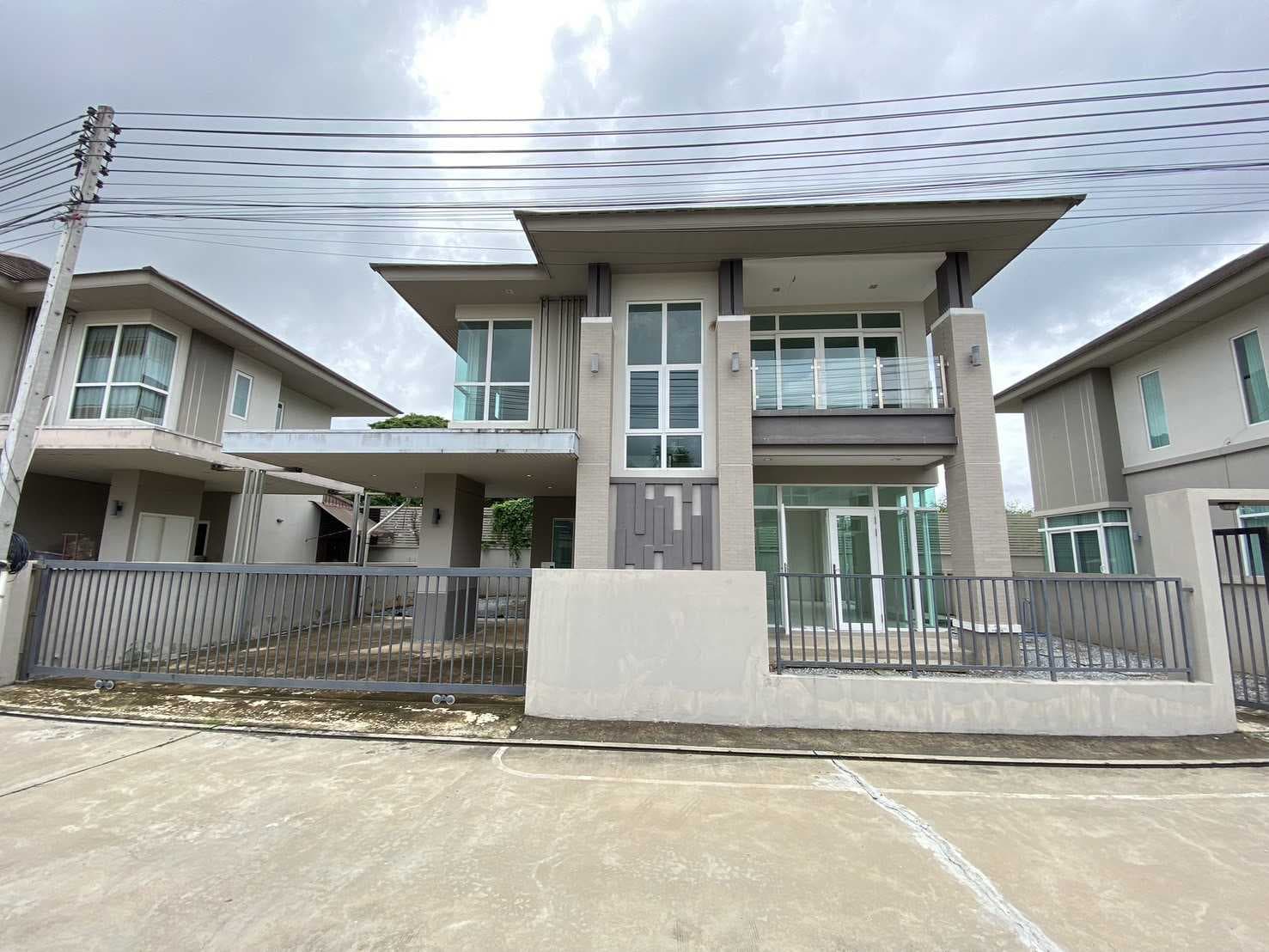 ขายบ้านเดี่ยว 2 ชั้น The Habitatt พิษณุโลก ใกล้แยกวุ่นวาย บ้านสวย ทำเลดี สิ่งอำนวยความสะดวกครบครัน ต.บ้านคลอง จ.พิษณุโลก