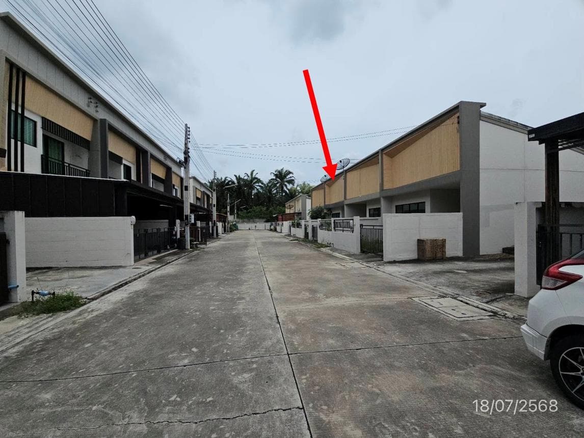 ทาวน์โฮม อีสตินี่ ทาวน์ ปลวกแดง-มาบยางพร 2 ห้องนอน สเปซน่ารัก ราคาล้านต้นๆ ทำเลใกล้แหล่งงาน