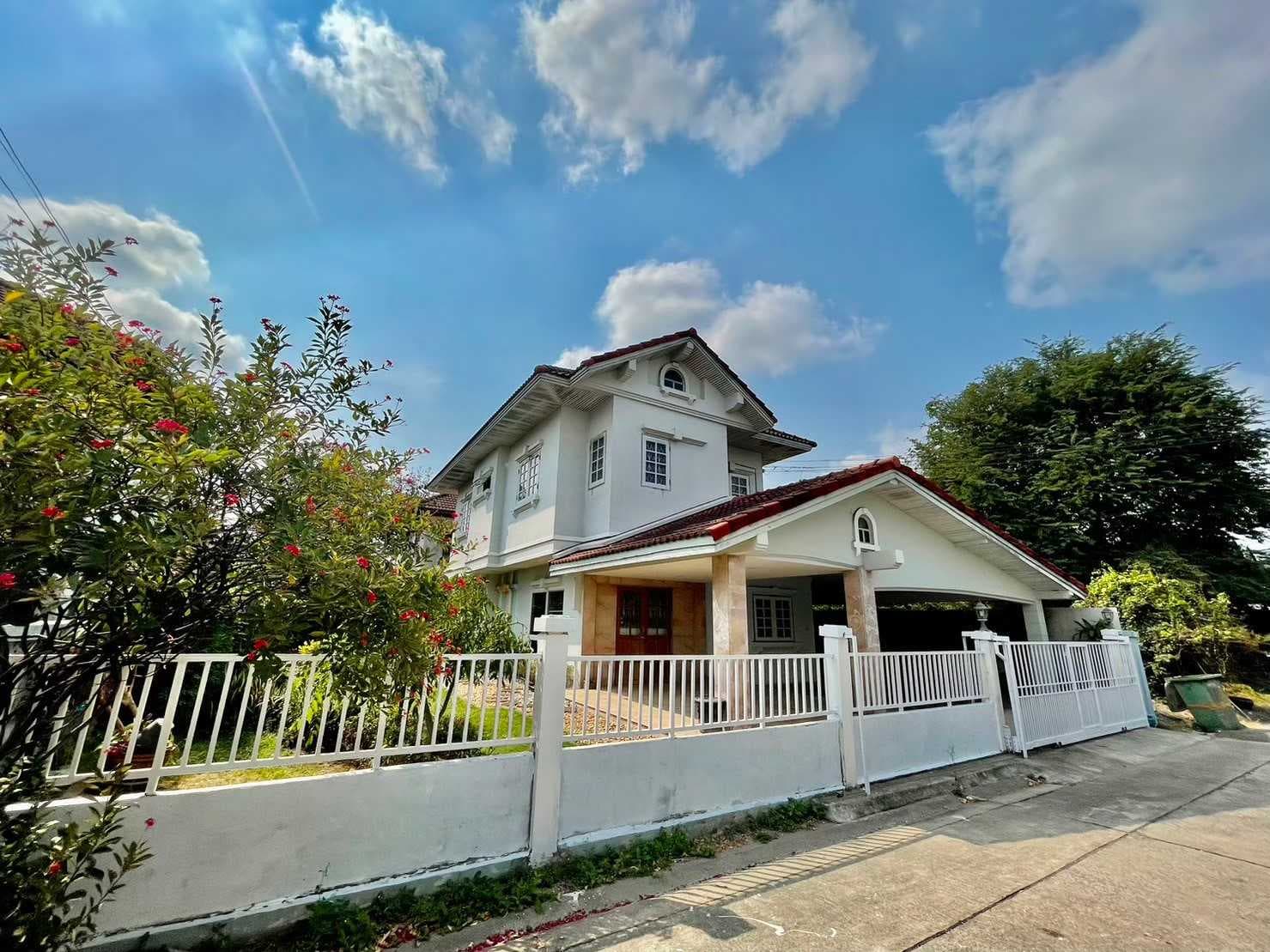 ขายบ้านเดี่ยว หมู่บ้านโกลเดนเพลส ซ.วัชรพล 1/4