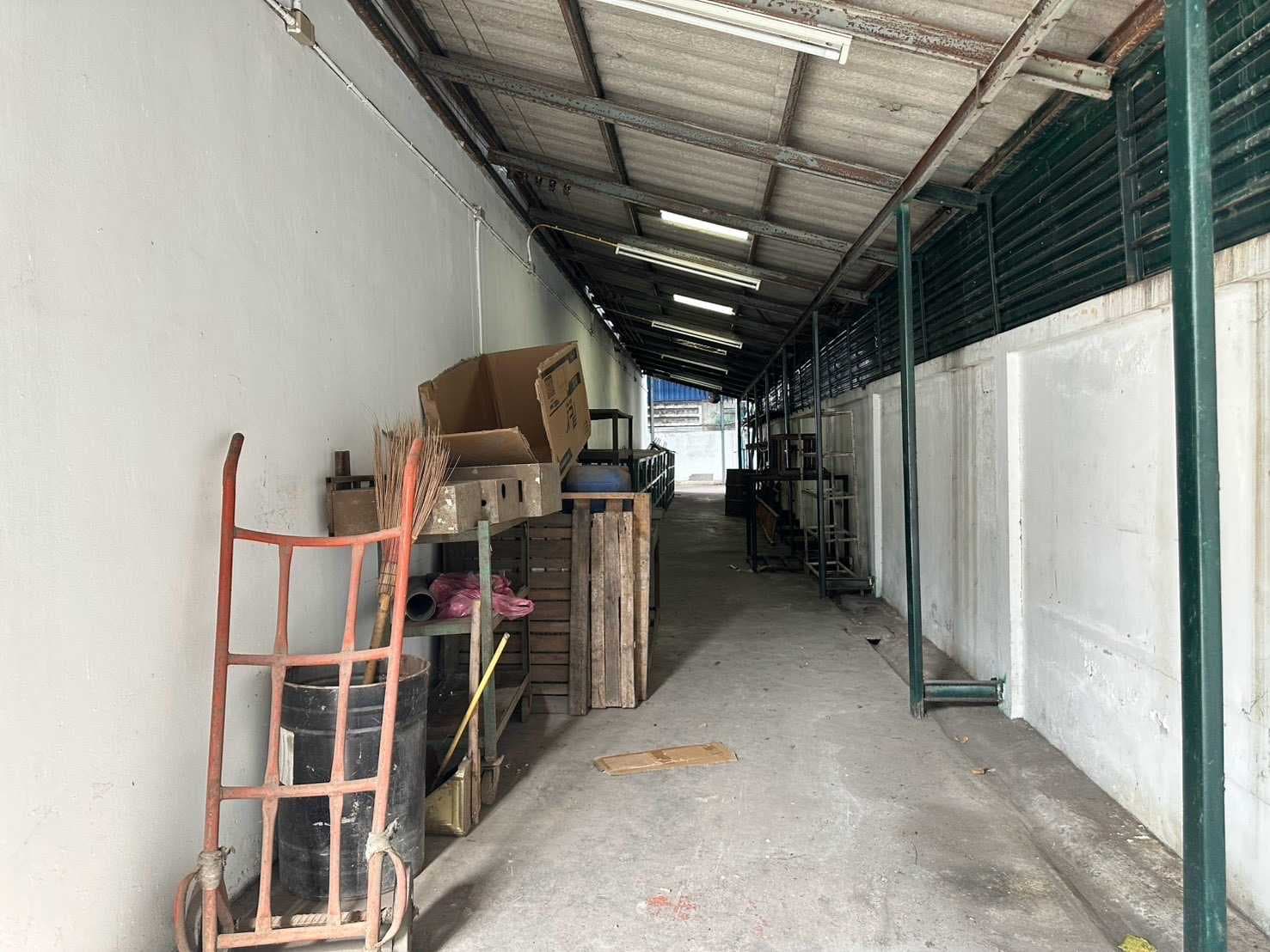 ขายโรงงานพร้อมใช้งาน โครงสร้างแข็งแรง ทำเลนาดี เมืองสมุทรสาคร ขนาด 159.8 ตรว. เหมาะทำ SME