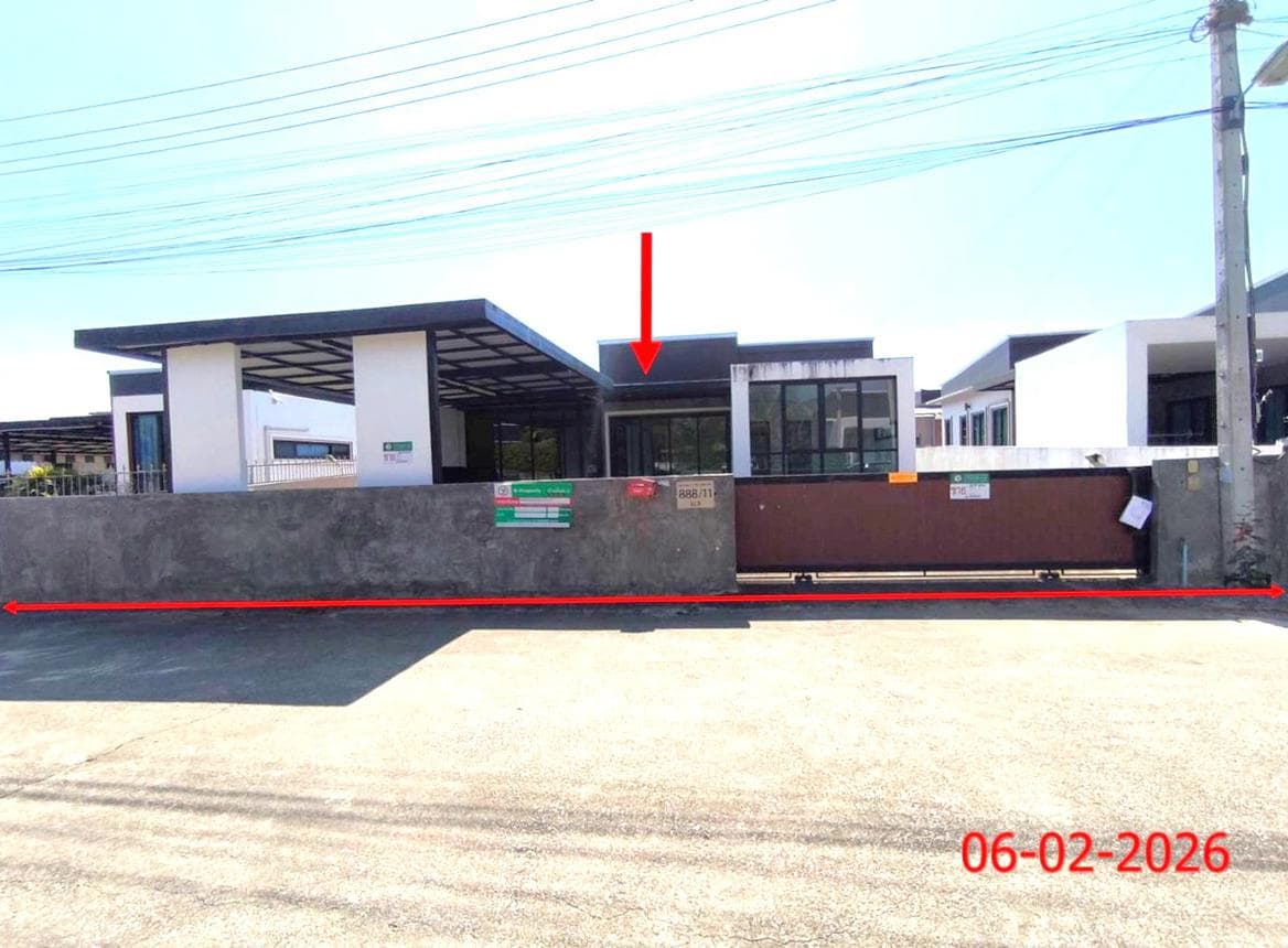 ขายบ้านเดี่ยว ลานนา เฮ้าส์ 3 (เดอะ ลานนา ริช) 2 ห้องนอน 2 ห้องน้ำ พื้นที่กว้าง 75 ตร.ว. ทำเลต้นธงชัย เมืองลำปาง บรรยากาศร่มรื่น ราคา 2.4 ล้าน