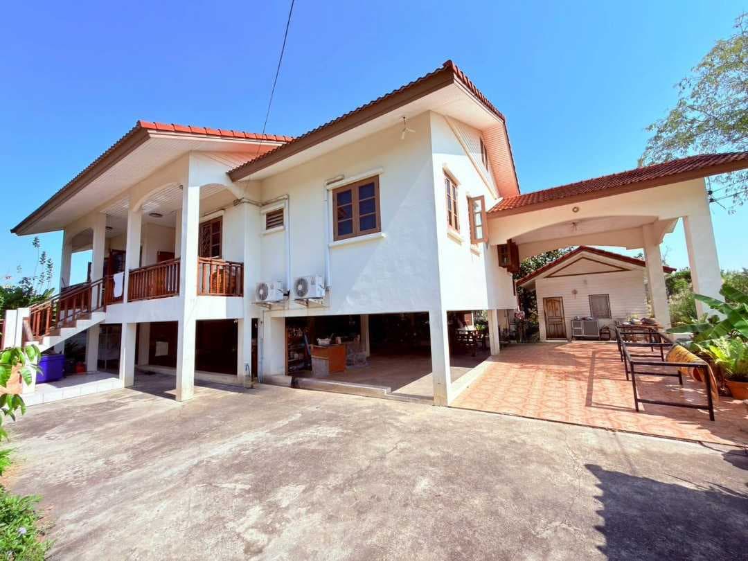 บ้านเดี่ยวหลังใหญ่ เนื้อที่ 454 ตารางวา ต.บางไผ่ อ.เมืองนนทบุรี จ.นนทบุรี ราคา 19,500,000 บาท