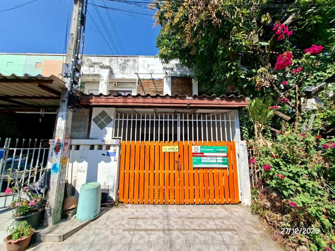 ทาวน์โฮม 2 ชั้น หมู่บ้านร่มเงาไม้ (Rom Ngao Mai) บางคูรัด บางบัวทอง พื้นที่ใช้สอยคุ้มค่า