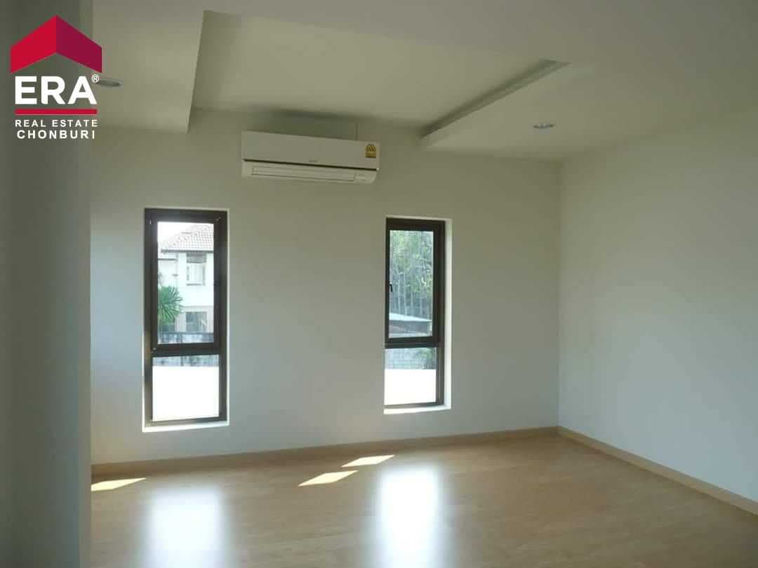 ขายบ้านเดี่ยวหลังใหญ่ โครงการโกลเด้นปาร์ค ศรีราชา ที่ดิน 145 ตร.ว. บ้านไม่ติดใคร ใกล้อัสสัมชัญ เพียง 8.5 ล้าน
