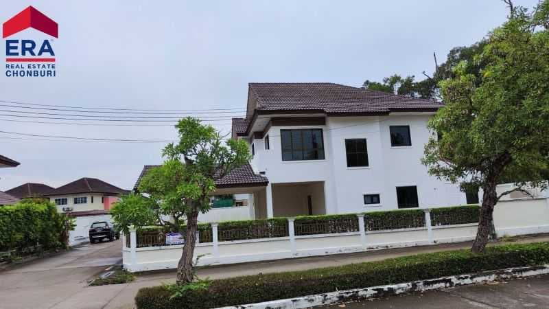 ขายบ้านเดี่ยวหลังใหญ่ โครงการโกลเด้นปาร์ค ศรีราชา ที่ดิน 145 ตร.ว. บ้านไม่ติดใคร ใกล้อัสสัมชัญ เพียง 8.5 ล้าน