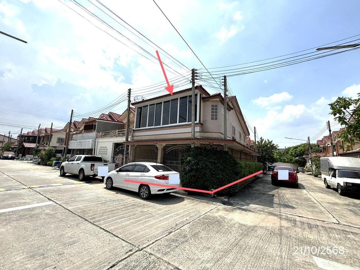 ขายทาวน์เฮ้าส์ สิวารัตน์ 8 สามพราน นครปฐม หลังมุม พื้นที่กว้าง 210 ตร.ม. ทำเลดีใกล้ถนนใหญ่