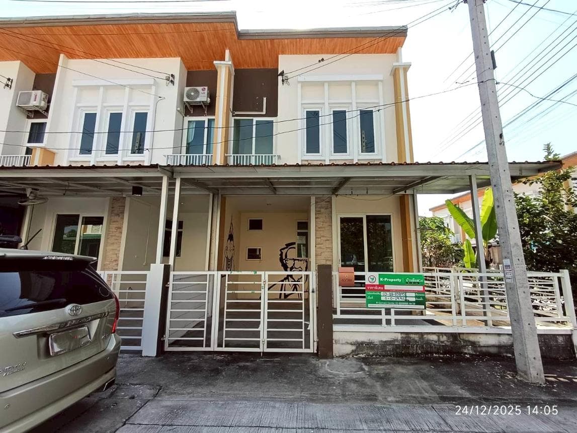 ขายทาวน์เฮ้าส์ โกลเด้น ทาวน์ ชัยพฤกษ์-วงแหวน (Golden Town Chaiyaphruek-Wongwaen) 3 ห้องนอน 2 ห้องน้ำ พื้นที่ 19.9 ตร.ว. ทำเลศักยภาพไทรน้อย นนทบุรี ราคาไม่ถึง 2 ล้าน - image 1