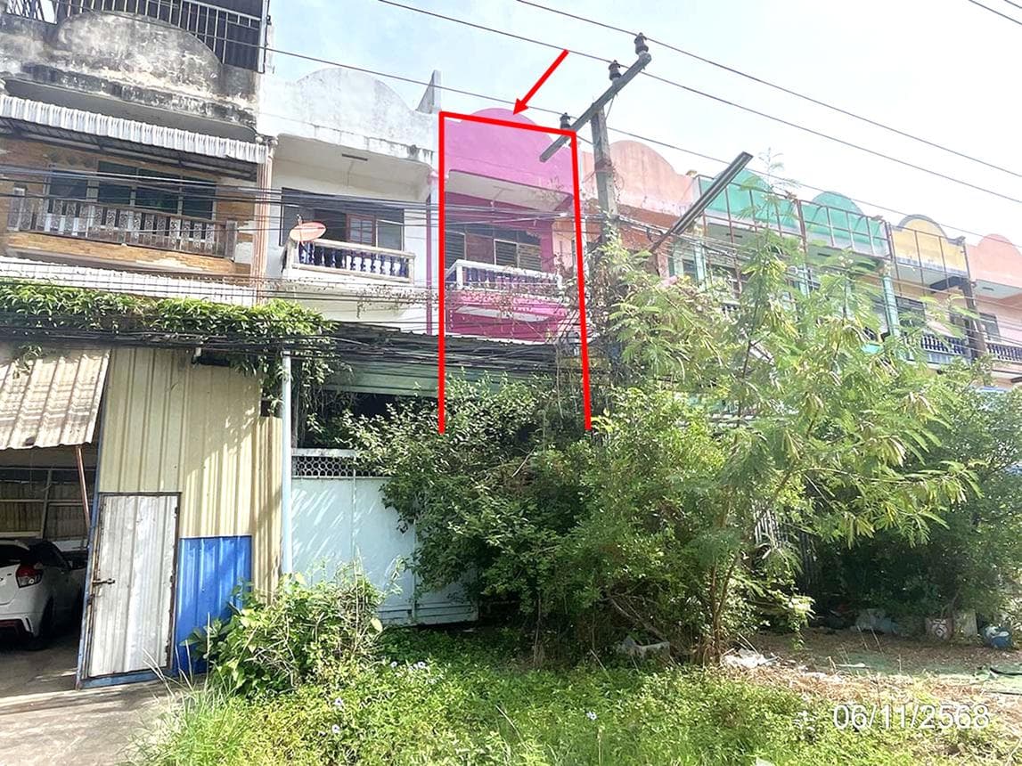 อาคารพาณิชย์ หัวสำโรง แปลงยาว ฉะเชิงเทรา 2 ห้องนอน 2 ห้องน้ำ พื้นที่กว้าง 180 ตร.ม. ทำเลดีใกล้แหล่งงานนิคมอุตสาหกรรม ราคาเพียงสองล้านต้นๆ