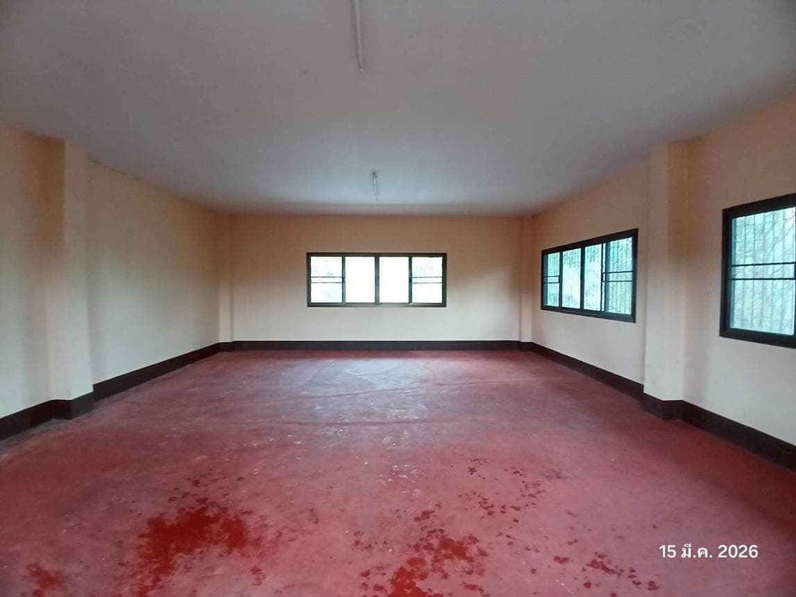 บ้านเดี่ยว ล้อมแรด เถิน ลำปาง พื้นที่ 98 ตร.ว. พื้นที่ใช้สอย 360 ตร.ม. 1 ห้องน้ำ
