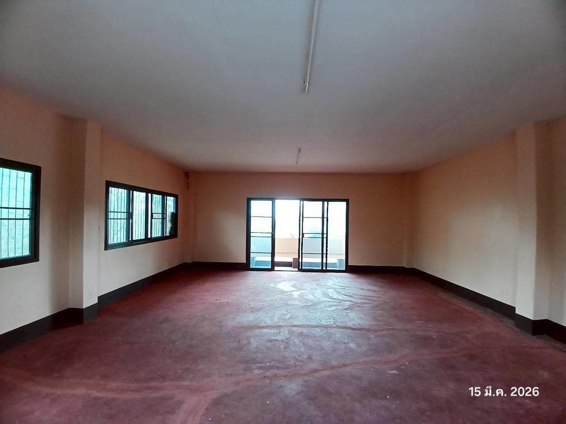 บ้านเดี่ยว ล้อมแรด เถิน ลำปาง พื้นที่ 98 ตร.ว. พื้นที่ใช้สอย 360 ตร.ม. 1 ห้องน้ำ
