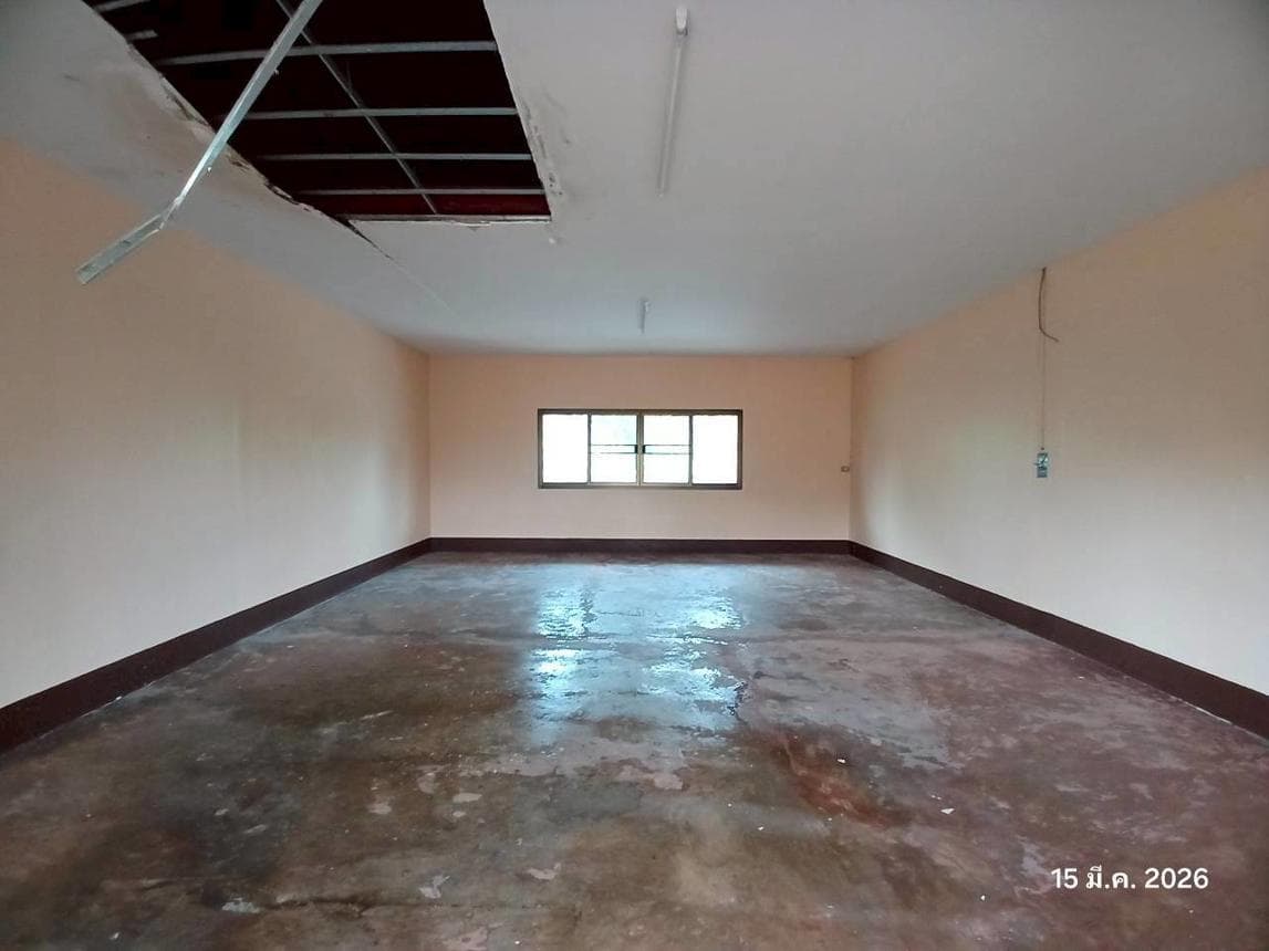 บ้านเดี่ยว ล้อมแรด เถิน ลำปาง พื้นที่ 98 ตร.ว. พื้นที่ใช้สอย 360 ตร.ม. 1 ห้องน้ำ