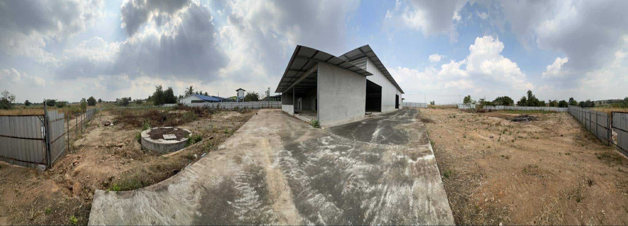 ขายที่ดินผังม่วงพร้อมโกดัง เนื้อที่รวม 3 ไร่ ต.เขาคันทรง อ.ศรีราชา จ.ชลบุรี