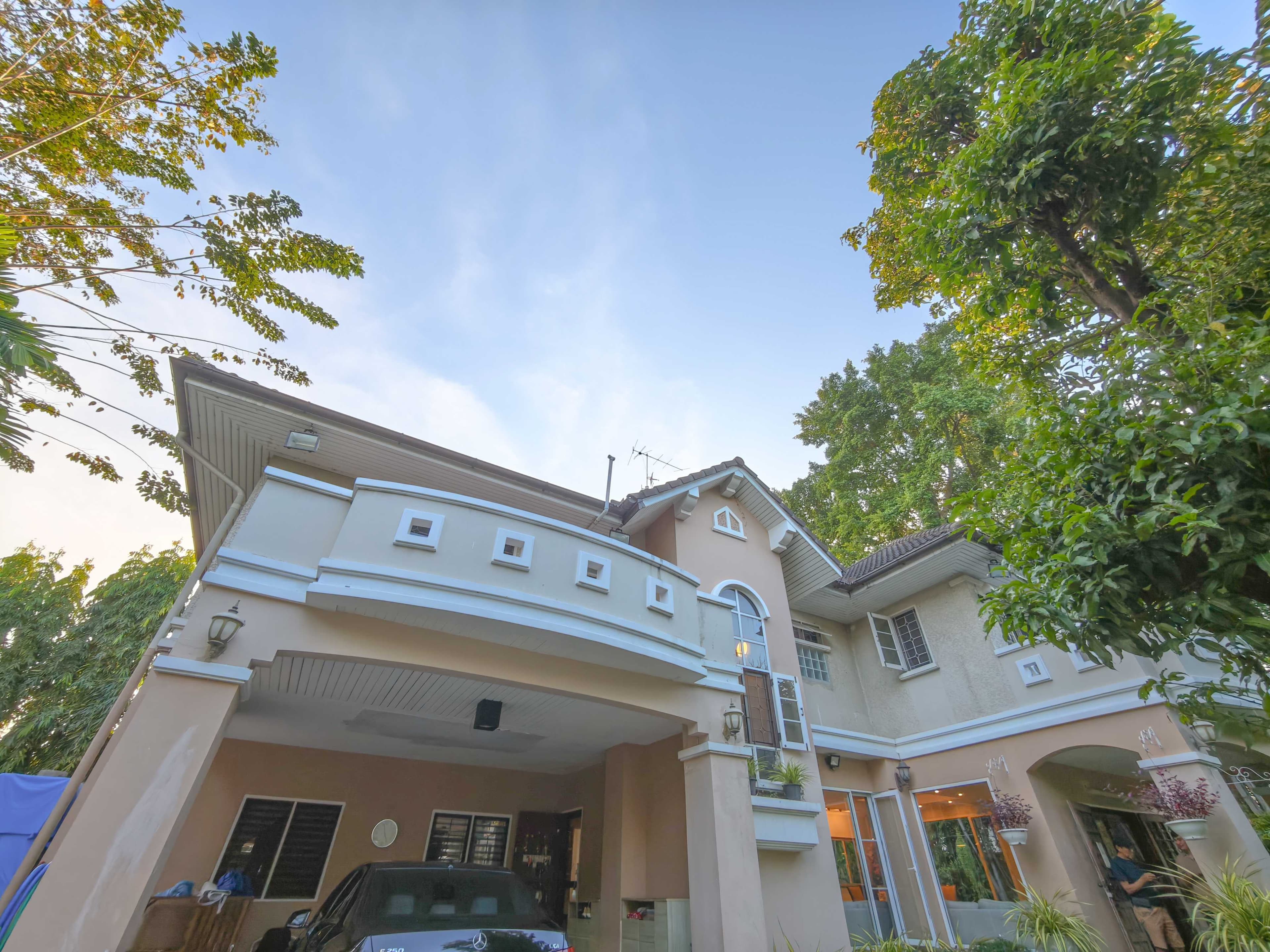 ขายที่ดินพร้อมสิ่งปลูกสร้าง บ้านเดี่ยว 2 ชั้น หมู่บ้านผกามาศ ปรีดีพนมยงค์ ซอย 14 | สุขุมวิท 71 | เขตสวนหลวง บ้านเดี่ยวในทำเลศักยภาพ ใจกลางสุขุมวิท 71