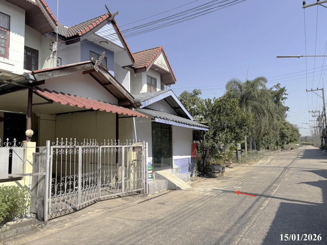 ขายทาวน์เฮ้าส์ กานต์การ์เด้นวิลล่า (Karn Garden Villa) ลาดหลุมแก้ว-หน้าไม้ 2 ห้องนอน พื้นที่กว้าง 122.5 ตร.ม. ราคาล้านต้นๆ
