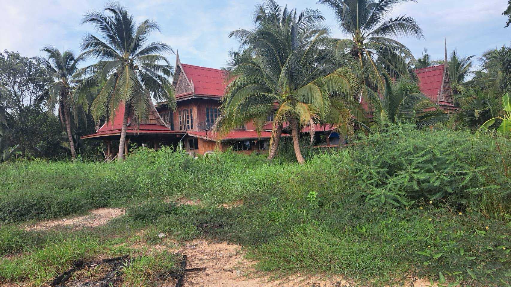 ขาย ที่ดินพร้อมบ้านเรือนไทย บรรยากาศร่มรื่นเป็นส่วนตัว ทำเลดีบ้านแพ้ว สมุทรสาคร ขนาด 4 ไร่ 2 งานเศษ