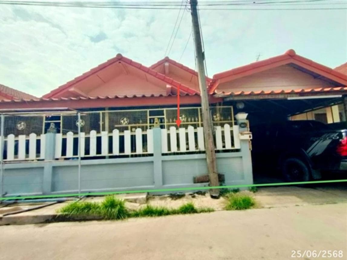 บ้านเดี่ยว บ้านอิฐ เมืองอ่างทอง 2 ห้องนอน 160 ตร.ม. บนที่ดิน 42.5 ตร.ว. ทำเลดี เดินทางสะดวก บรรยากาศสงบ