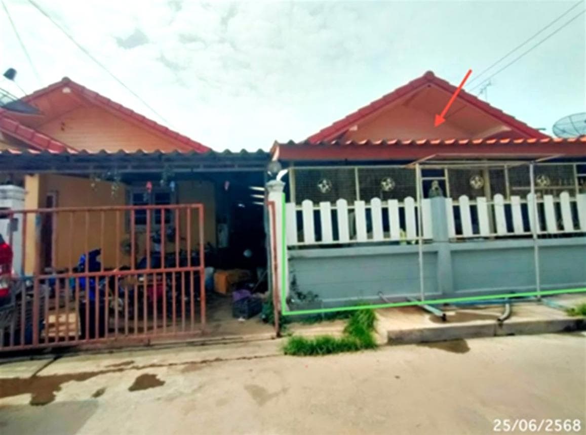 บ้านเดี่ยว บ้านอิฐ เมืองอ่างทอง 2 ห้องนอน 160 ตร.ม. บนที่ดิน 42.5 ตร.ว. ทำเลดี เดินทางสะดวก บรรยากาศสงบ