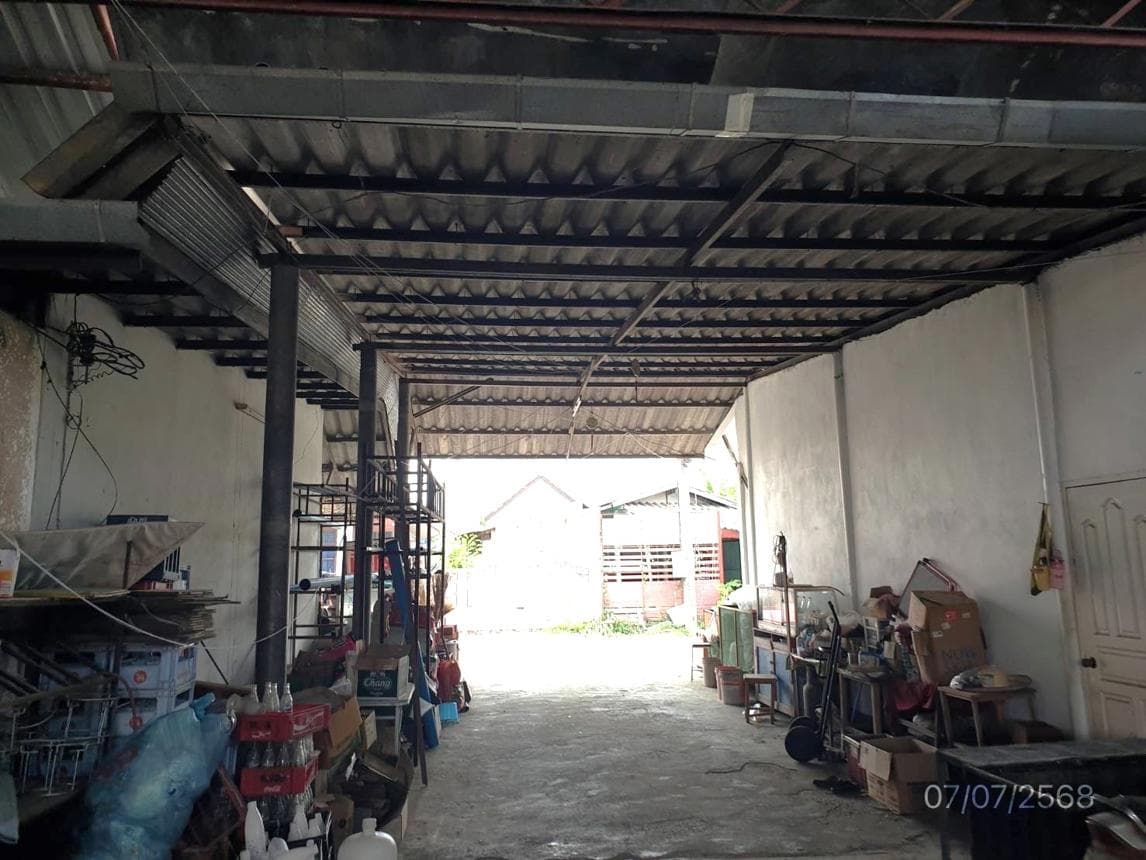 ขายบ้านเดี่ยว เมืองลำพูน ทำเลมะเขือแจ้ เนื้อที่ 89.1 ตร.ว. พื้นที่ใช้สอย 179.51 ตร.ม. 3 ห้องนอน 2 ห้องน้ำ สภาพดี พร้อมอยู่