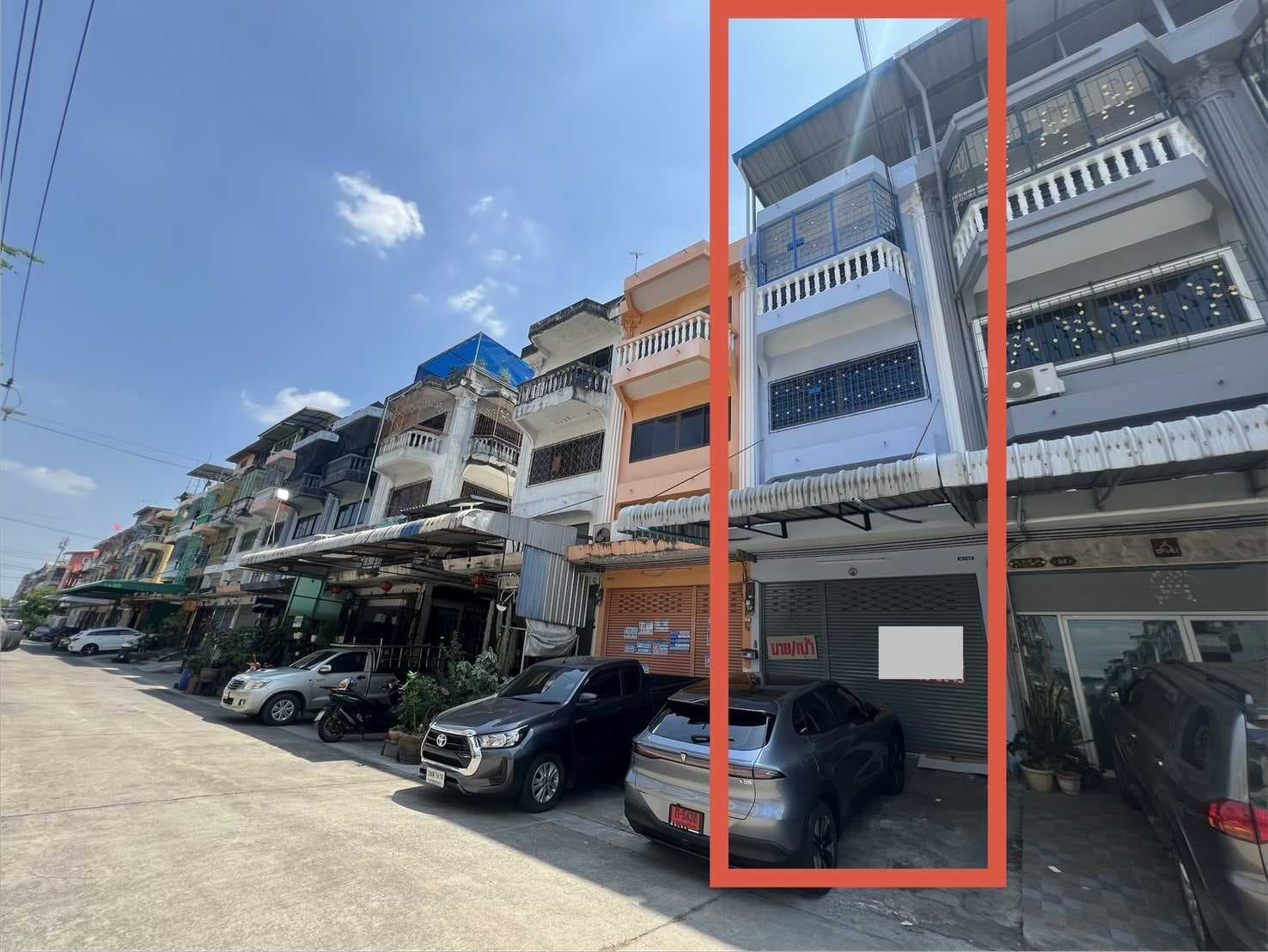 ขายอาคารพาณิชย์ (ตึกแถว) 3.5 ชั้น รีโนเวทแล้ว ซ. ท่าข้าม 28/2 ใกล้ Big C / Central พระราม 2 และทางด่วนกาญจนาภิเษก