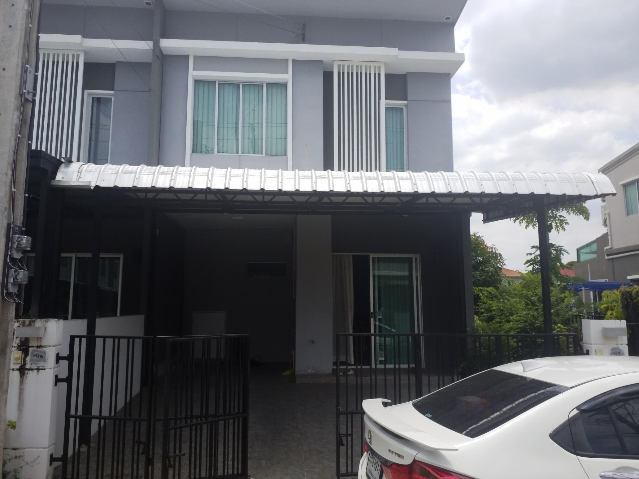 ทาวน์เฮ้าส์ พฤกษาวิลล์ 114 รามคำแหง-ร่มเกล้า ลาดกระบัง