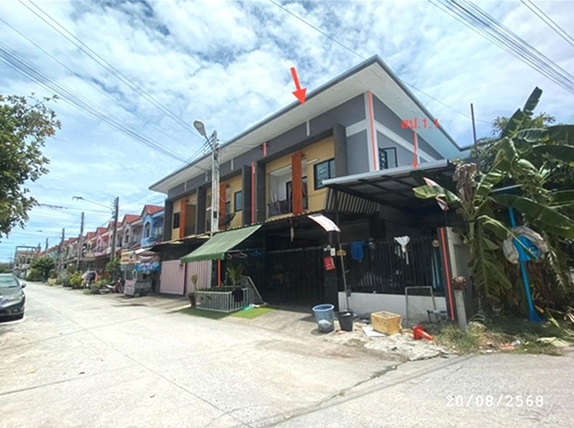 ขายทาวน์เฮ้าส์หลังมุม บ้านสวน เมืองชลบุรี 3 ห้องนอน พื้นที่ใช้สอยจุใจ 269 ตร.ม. บนที่ดินกว้าง 53 ตร.ว. ทำเลดีใจกลางเมือง