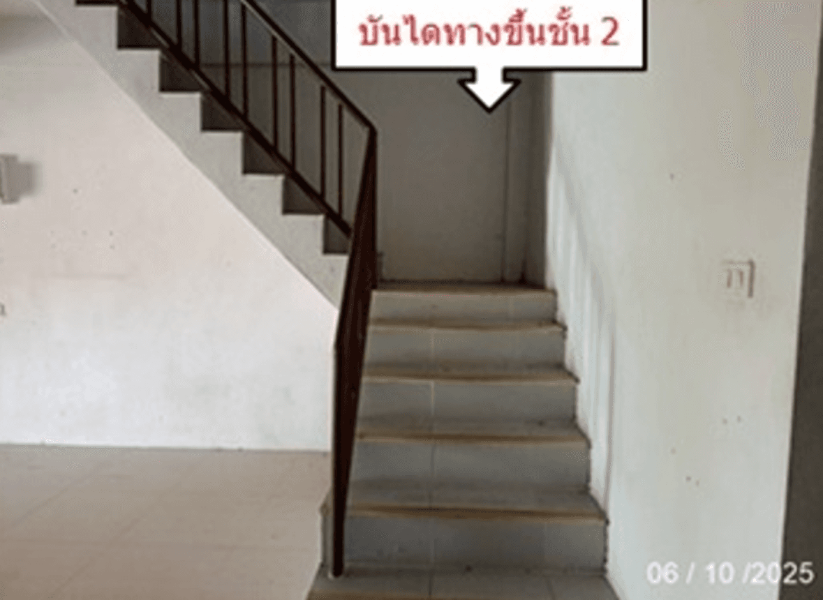 ทาวน์โฮม สุขใจ วิลล่า ดอนหัวฬ่อ ชลบุรี หลังใหญ่ พื้นที่กว้าง 40.3 ตร.ว. ใกล้นิคมอมตะนคร