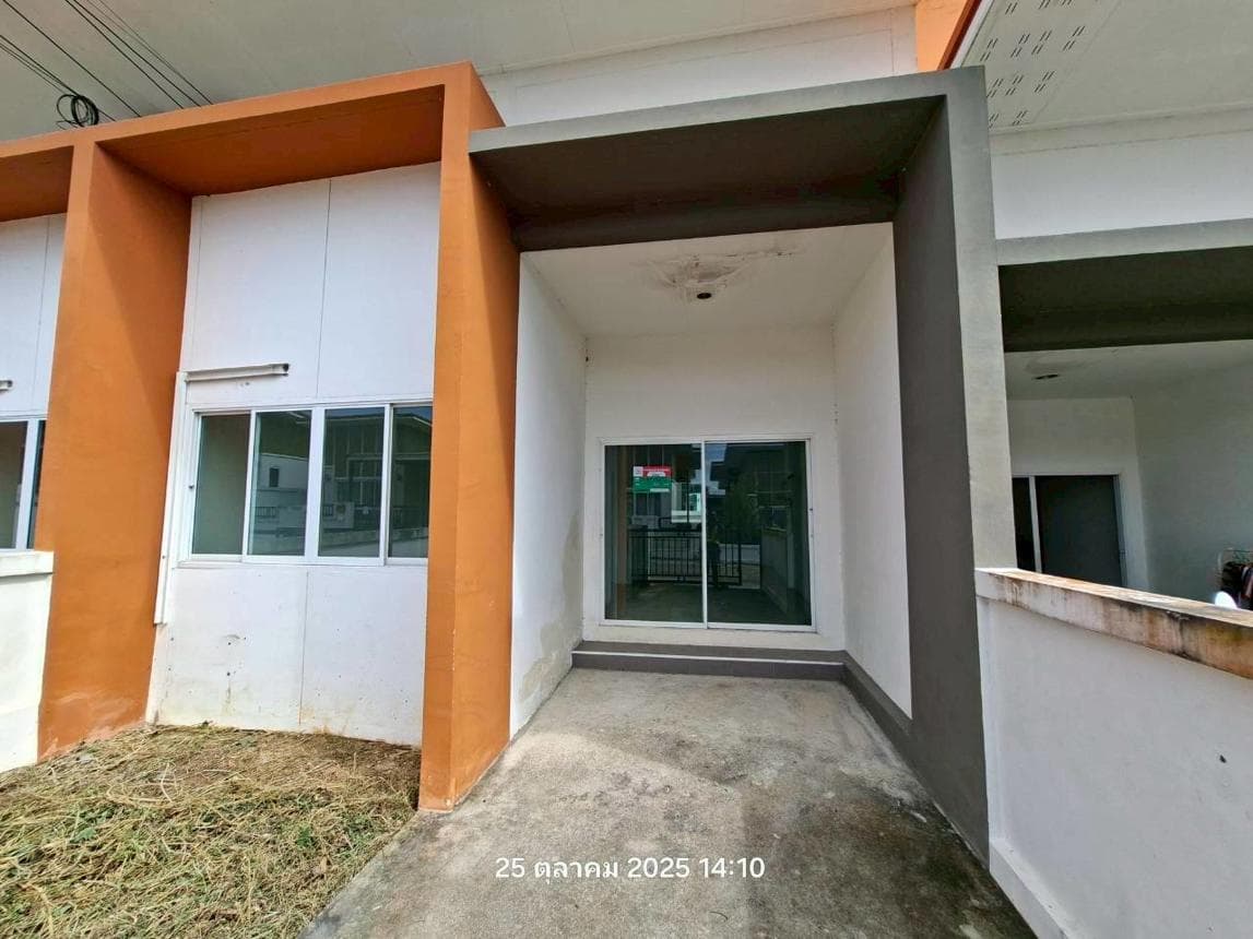 ขายทาวน์เฮ้าส์ แผ่นดินทอง ลีฟวิ่ง โฮมส์ 2 (Paendinthong Living Home 2) นิคมพัฒนา ระยอง 2 ห้องนอน ทำเลใกล้นิคมฯ