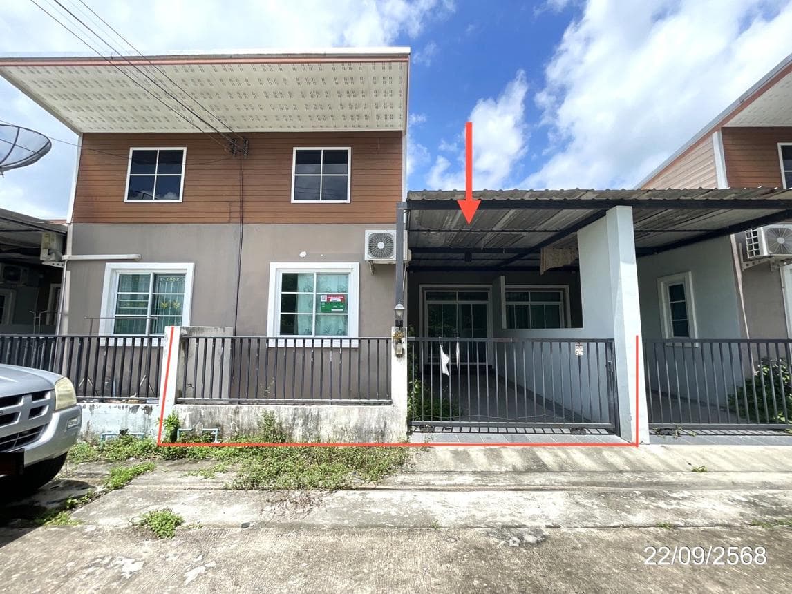 ทาวน์เฮ้าส์ ชลมาศ โมเดิร์น โฮม หนองตะพาน บ้านค่าย ระยอง 2 ห้องนอน 1 ห้องน้ำ พื้นที่ 72 ตร.ม. บนที่ดิน 18 ตร.ว. ทำเลสงบเดินทางสะดวก ราคาพิเศษ 1.45 ล้าน