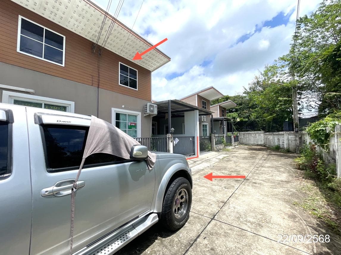 ทาวน์เฮ้าส์ ชลมาศ โมเดิร์น โฮม หนองตะพาน บ้านค่าย ระยอง 2 ห้องนอน 1 ห้องน้ำ พื้นที่ 72 ตร.ม. บนที่ดิน 18 ตร.ว. ทำเลสงบเดินทางสะดวก ราคาพิเศษ 1.45 ล้าน