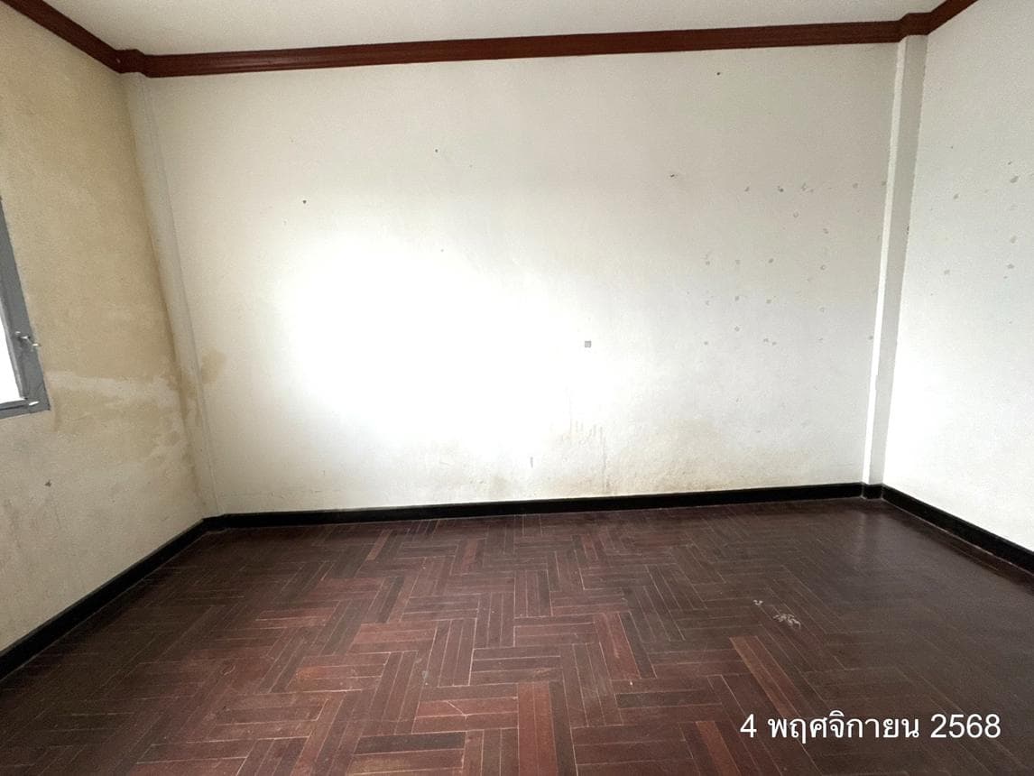 ขายทาวน์เฮ้าส์ วโรชา 7 บางบ่อ สมุทรปราการ 2 ห้องนอน ราคาล้านต้นๆ ทำเลดี ใกล้นิคมบางพลี