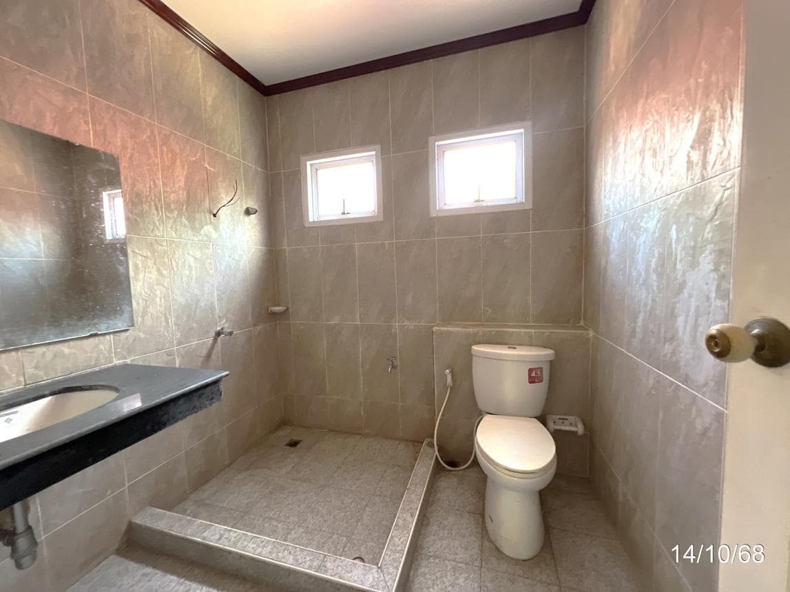 บ้านเดี่ยวหลังใหญ่ 5 ห้องนอน 3 ห้องน้ำ พื้นที่ 227 ตร.ม. บนเนื้อที่ 27 ตร.ว. ทำเลศักยภาพ หนองกลับ หนองบัว จ.นครสวรรค์