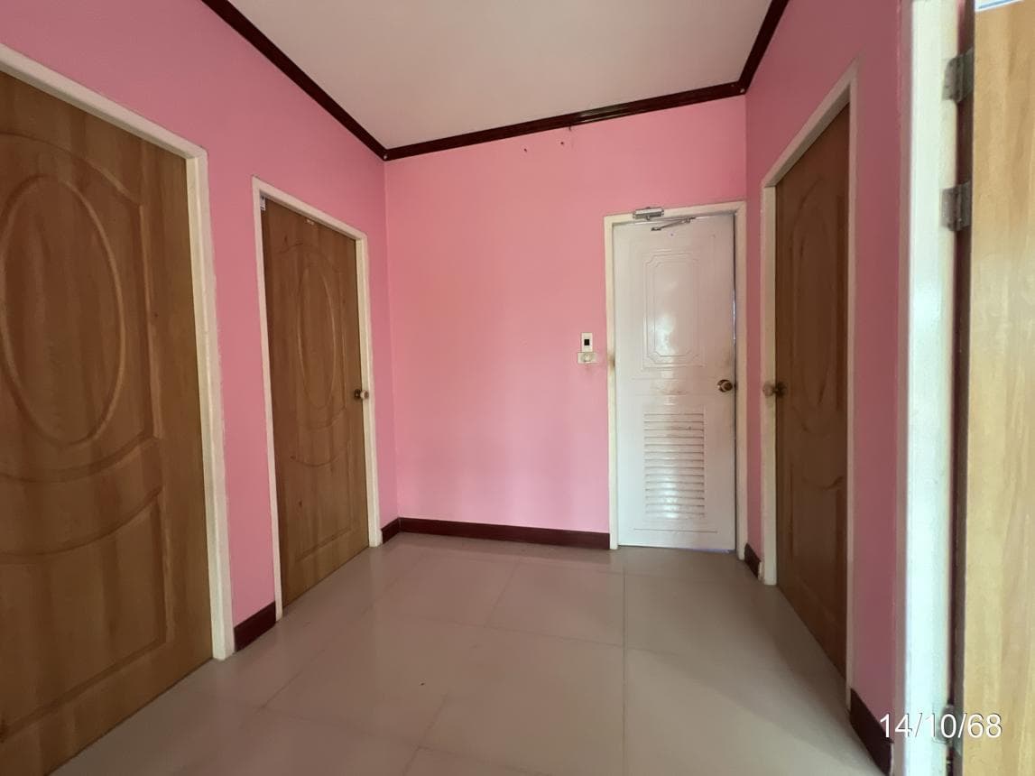 บ้านเดี่ยวหลังใหญ่ 5 ห้องนอน 3 ห้องน้ำ พื้นที่ 227 ตร.ม. บนเนื้อที่ 27 ตร.ว. ทำเลศักยภาพ หนองกลับ หนองบัว จ.นครสวรรค์