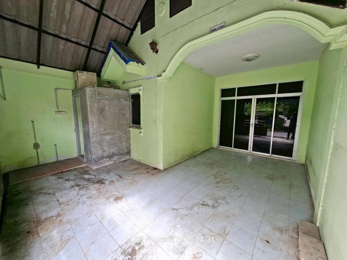 บ้านเดี่ยว ปลวกแดง ระยอง 2 ห้องนอน 2 ห้องน้ำ พื้นที่ 81 ตร.ม. ทำเลดีใกล้แหล่งจ้างงานและนิคมอุตสาหกรรม ราคาพิเศษ 1.3 ล้าน