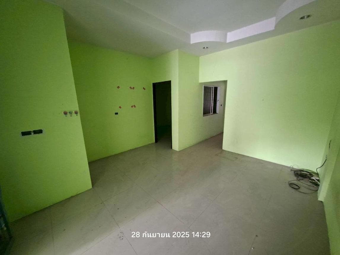บ้านเดี่ยว ปลวกแดง ระยอง 2 ห้องนอน 2 ห้องน้ำ พื้นที่ 81 ตร.ม. ทำเลดีใกล้แหล่งจ้างงานและนิคมอุตสาหกรรม ราคาพิเศษ 1.3 ล้าน