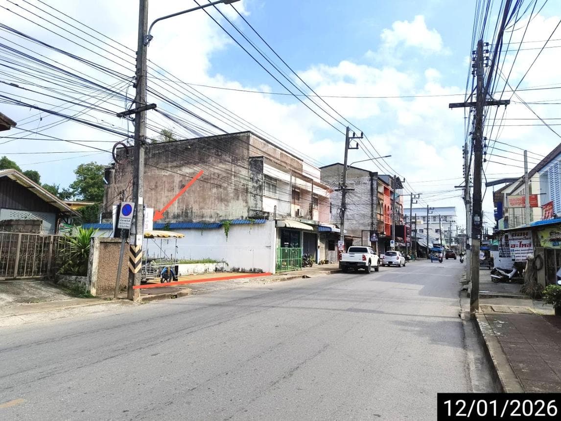 ขายบ้านเดี่ยว เมืองสุราษฎร์ธานี สุราษฎร์ธานี ทำเลมะขามเตี้ย เนื้อที่ 90.5 ตร.ว. พื้นที่ใช้สอย 160 ตร.ม. 5 ห้องน้ำ สภาพดี พร้อมอยู่