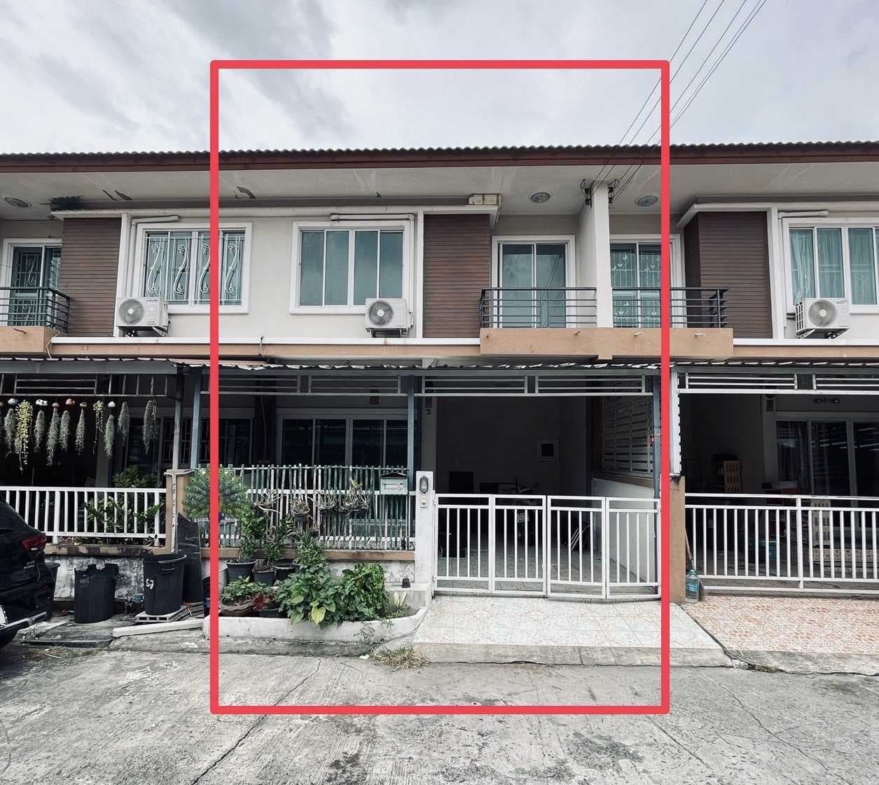 ขายถูก/ให้เช่า ทาวน์เฮ้าส์ หมู่บ้านพนาสนธิ์ วิลล่า นิมิตใหม่ 18 ตรว. *เดินทางสะดวก ใกล้แหล่งช้อปปิ้ง*