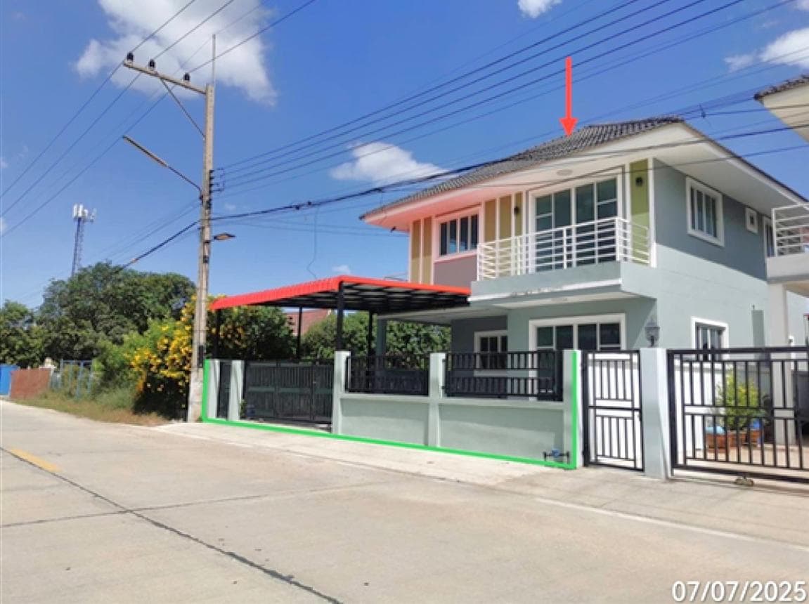 บ้านเดี่ยว รั้วใหญ่ เมืองสุพรรณบุรี 4 ห้องนอน พื้นที่กว้าง 206.5 ตร.ม. ทำเลดีใจกลางเมือง
