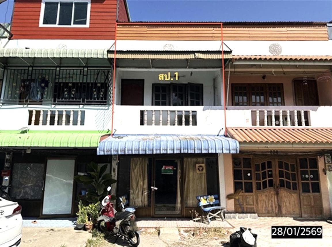 ขายอาคารพาณิชย์ ราคาประหยัด พื้นที่ 9.4 ตร.ว. ทำเลเมืองร้อยเอ็ด 2 ห้องนอน 1 ห้องน้ำ เหมาะสำหรับเริ่มต้นธุรกิจหรือทำเป็นที่พักอาศัย