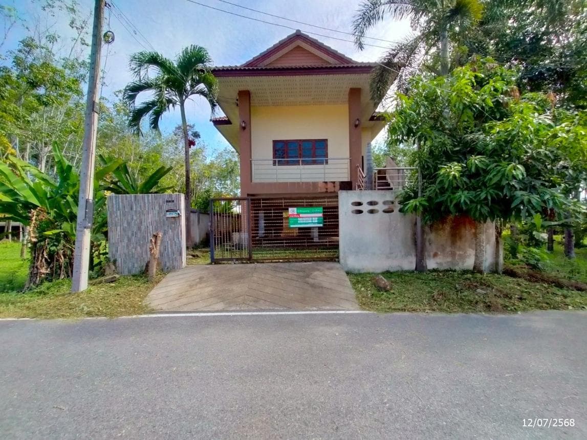 ขายบ้านเดี่ยว นาหม่อม สงขลา พื้นที่ใช้สอย 169.4 ตร.ม. บนเนื้อที่ 50.2 ตร.ว. ทำเลสงบเดินทางสะดวกสู่ตัวเมืองหาดใหญ่นั่นเอง