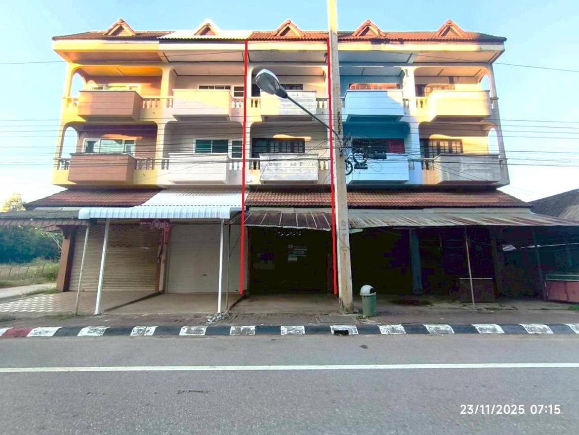 ขายอาคารพาณิชย์ เชียงแสน เชียงราย ทำเลเวียง เนื้อที่ 21 ตร.ว. พื้นที่ใช้สอย 164 ตร.ม. 1 ห้องนอน 2 ห้องน้ำ สภาพดี เหมาะสำหรับประกอบกิจการและลงทุน