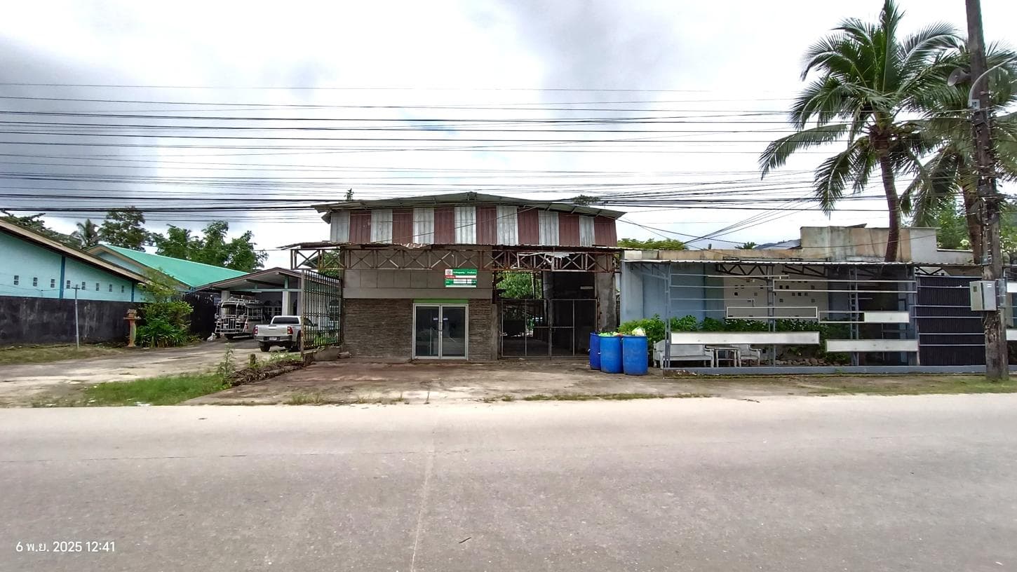 ขายอาคารสำนักงาน เมืองระนอง ทำเลบางริ้น พื้นที่ใช้สอย 240 ตร.ม. บนที่ดิน 87.8 ตร.ว. สภาพดี เดินทางสะดวก