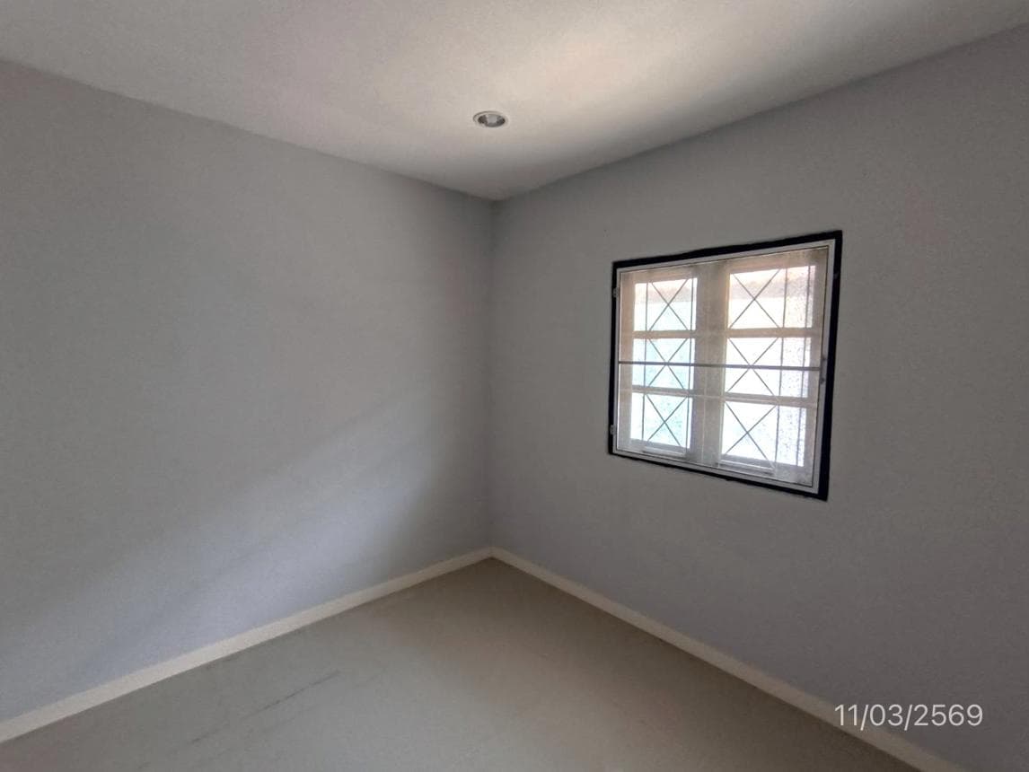 ขายทาวน์เฮ้าส์ พฤกษา 3 บางบัวทอง นนทบุรี ทำเลพิมลราช เนื้อที่ 17.9 ตร.ว. พื้นที่ใช้สอย 119.4 ตร.ม. 3 ห้องนอน 2 ห้องน้ำ สภาพดี พร้อมอยู่