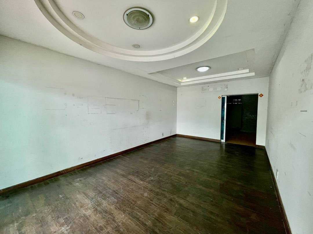 ขาย/ให้เช่า อาคารพาณิชย์ 3.5 ชั้น 16 ตรว. ถ.ประชาอุทิศ 60/1 ใกล้โรงเรียนอิสลามวิทยาลัย