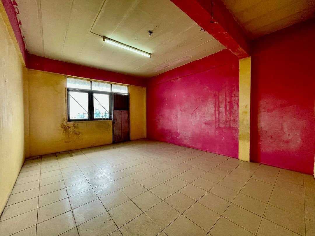 ขาย/ให้เช่า อาคารพาณิชย์ 3.5 ชั้น 16 ตรว. ถ.ประชาอุทิศ 60/1 ใกล้โรงเรียนอิสลามวิทยาลัย