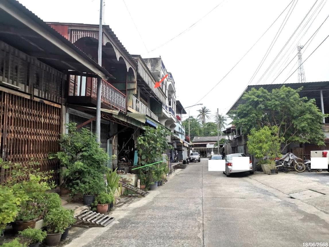 ขายอาคารพาณิชย์ อู่ทอง สุพรรณบุรี ทำเลอู่ทอง เนื้อที่ 35 ตร.ว. พื้นที่ใช้สอย 259.2 ตร.ม. 3 ห้องนอน 1 ห้องน้ำ สภาพดี เหมาะสำหรับค้าขายและอยู่อาศัย