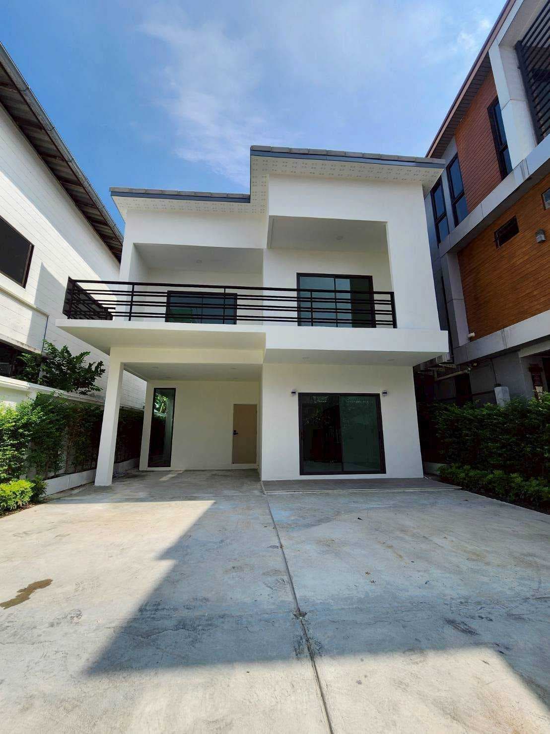 ขาย ทาวน์โฮม / โฮมออฟฟิศหลังใหญ่ สุขุมวิท 93 (ซอยพึ่งมี 29) บ้านใหม่ เนื้อที่กว้างพิเศษ 53 ตร.ว. ทำเลศักยภาพใกล้ BTS บางจาก